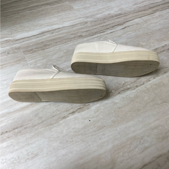 Steve Madden Slip on Shoes - Picture 3 of 11